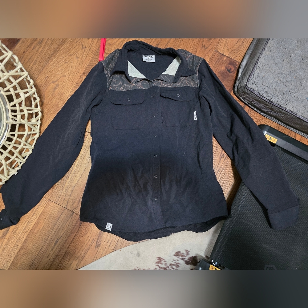 Mountain bike button up